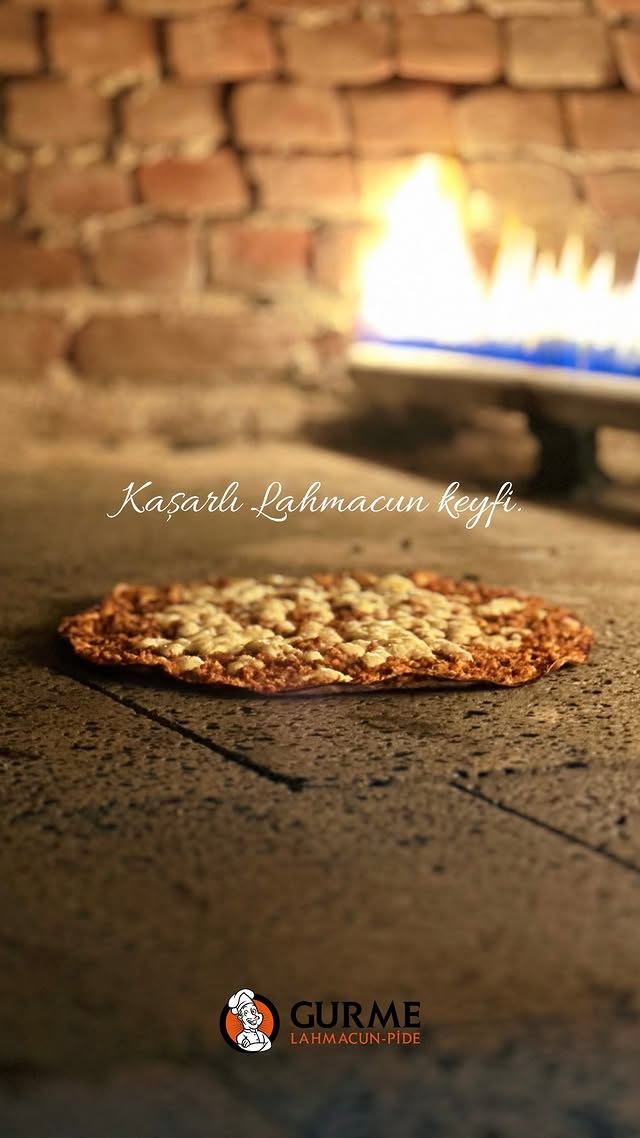 Kaşarlı Lahmacun